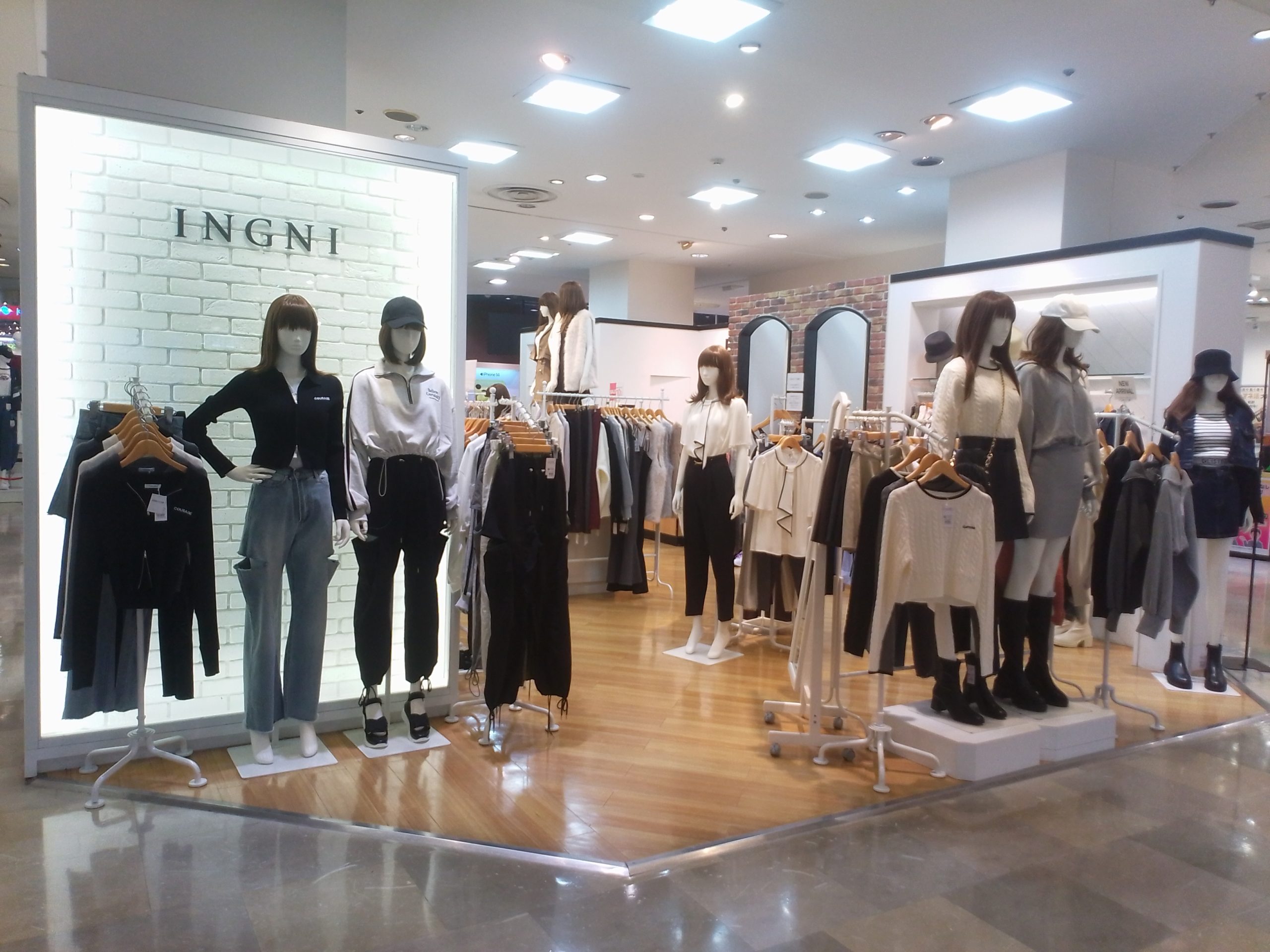 1Ｆ　INGNI　スタッフ募集